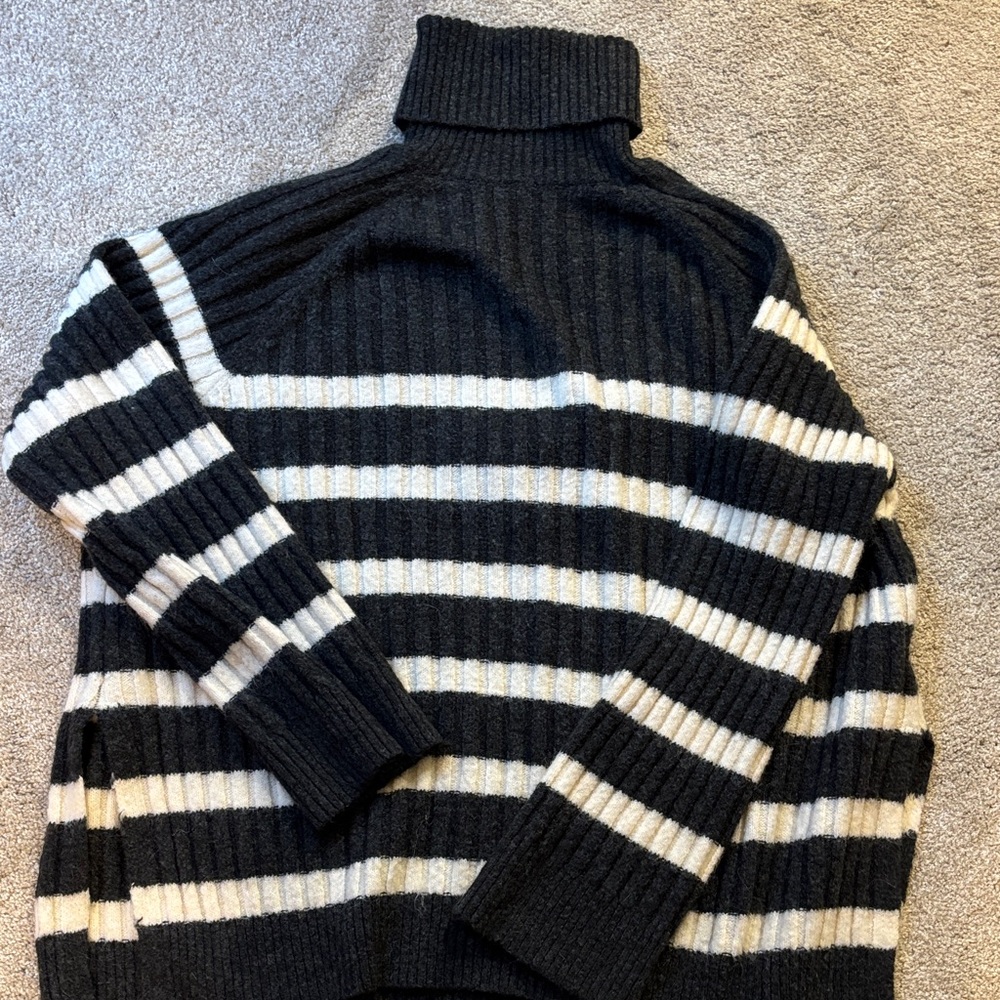 H&M sweater